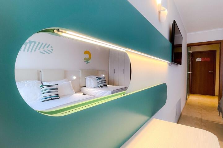 Room 3 of 48