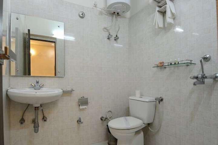 Room 13 of 23