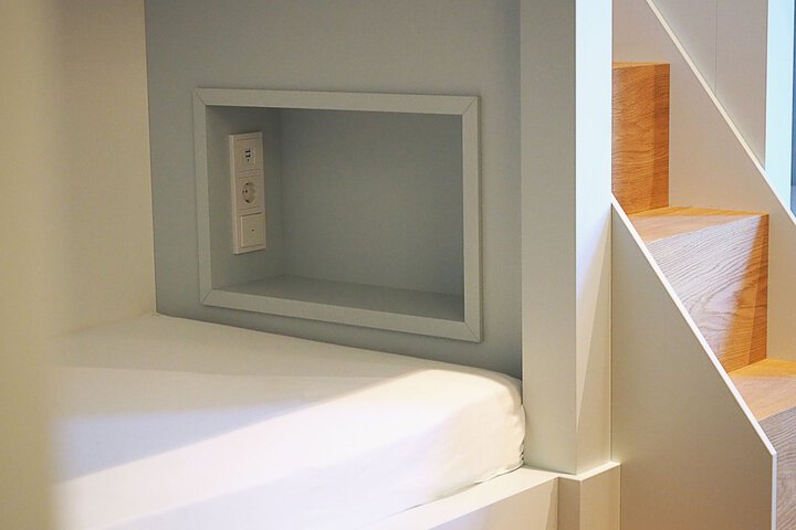 Room 53 of 77