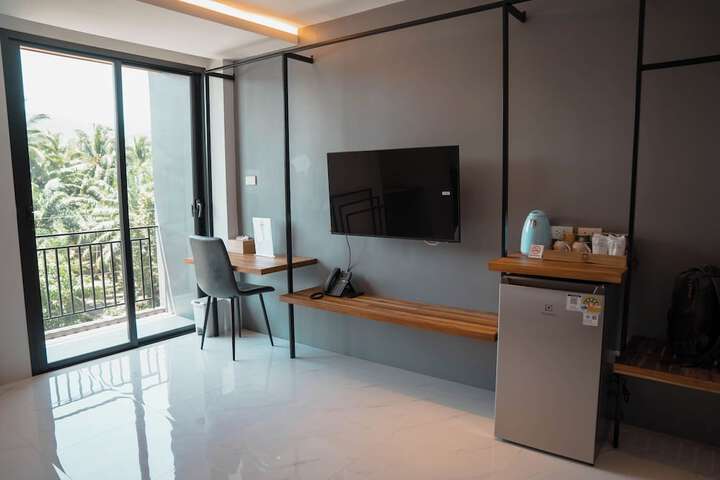 Room 11 of 27