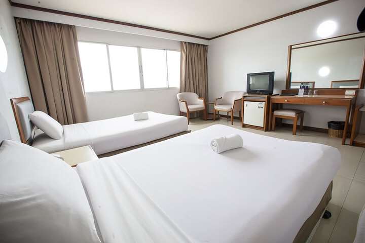 Room 56 of 143