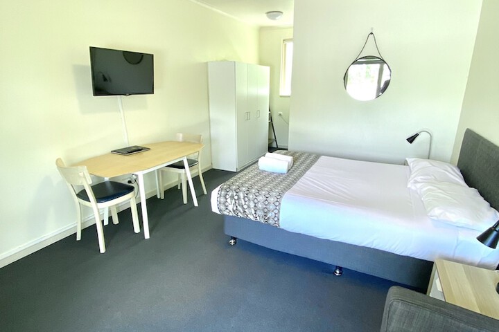 Room 17 of 36