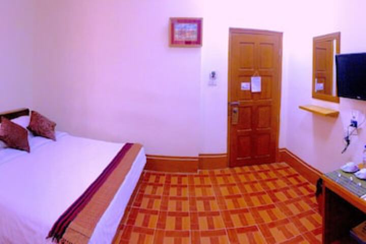 Room 23 of 78