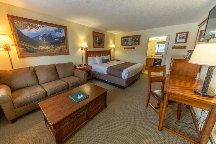 Room 8 of 40