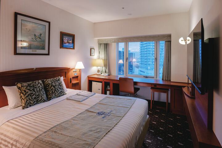 Room 28 of 107