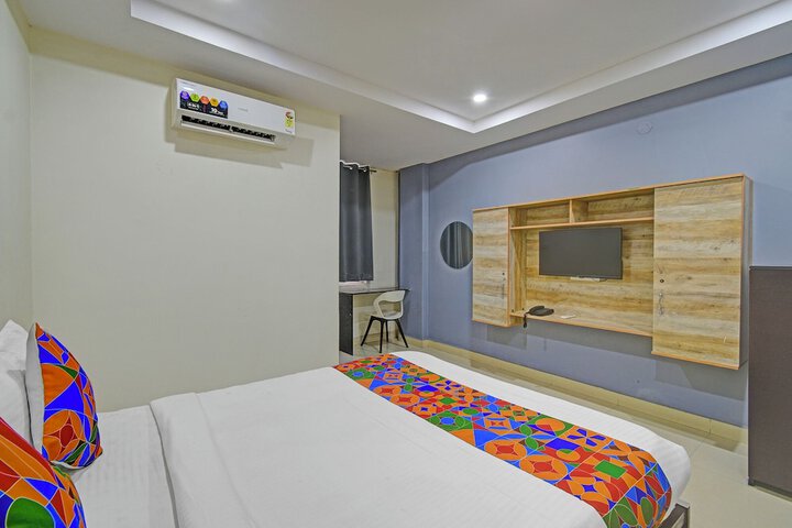 Room 13 of 25