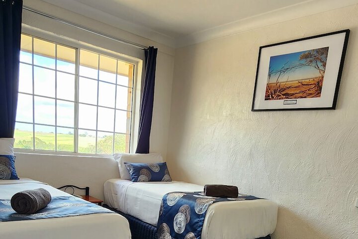Room 2 of 38