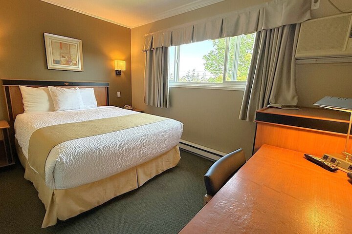 Room 2 of 15