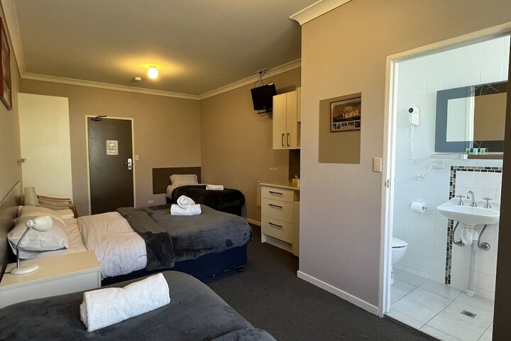 Room 10 of 23