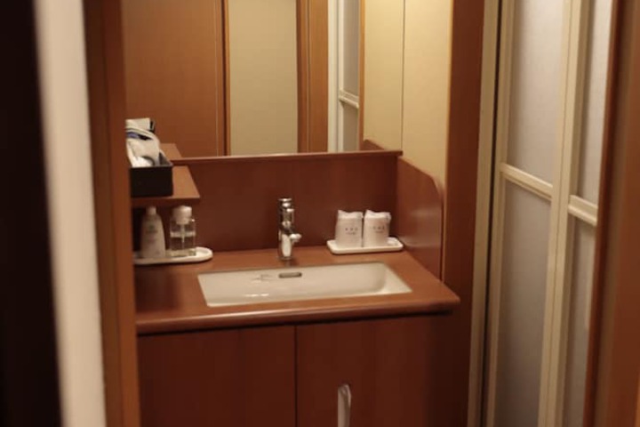 Room 18 of 40