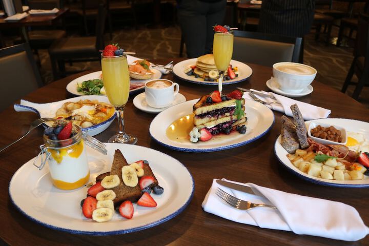 Breakfast/Coffee Service 48 of 68