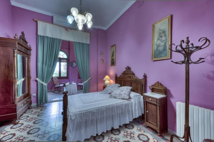 Room 9 of 53