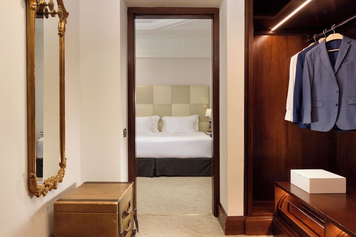 Room 48 of 158