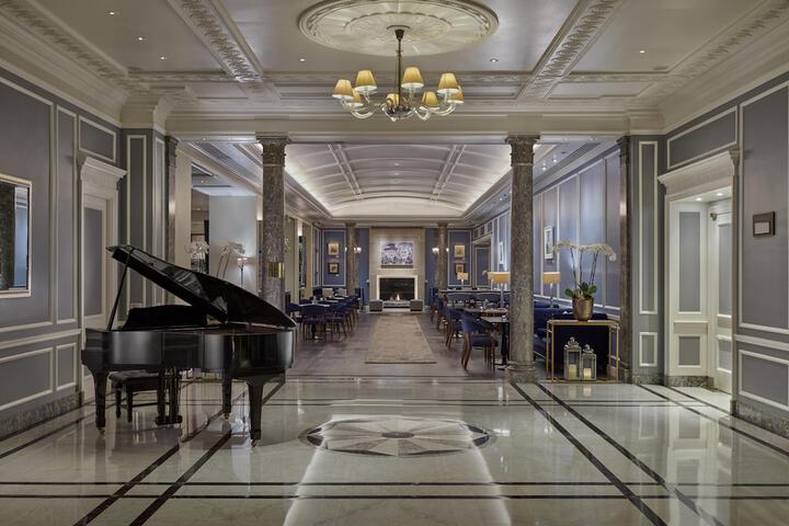 Entrance & Lobby
