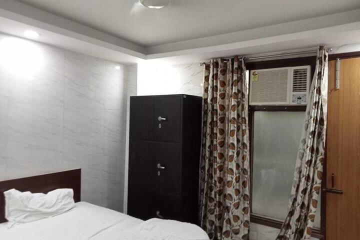 POP 89981 Hotel Dwarka Inn
