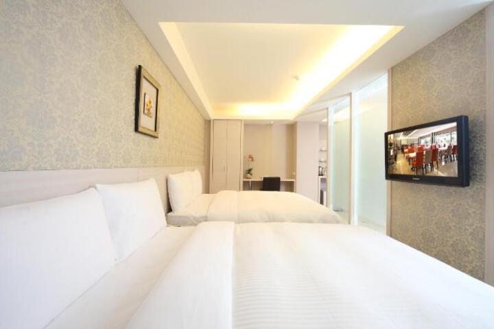 General 10 of 33