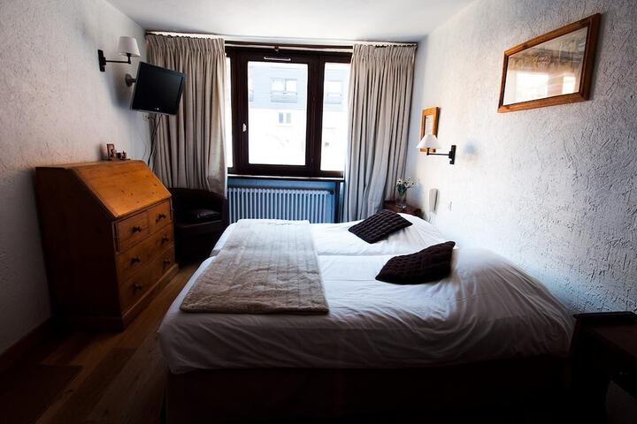 Room 8 of 26