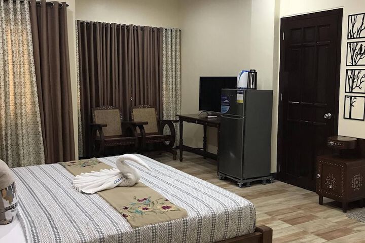 Room 26 of 38
