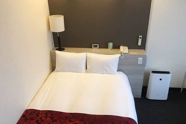 Room 11 of 35