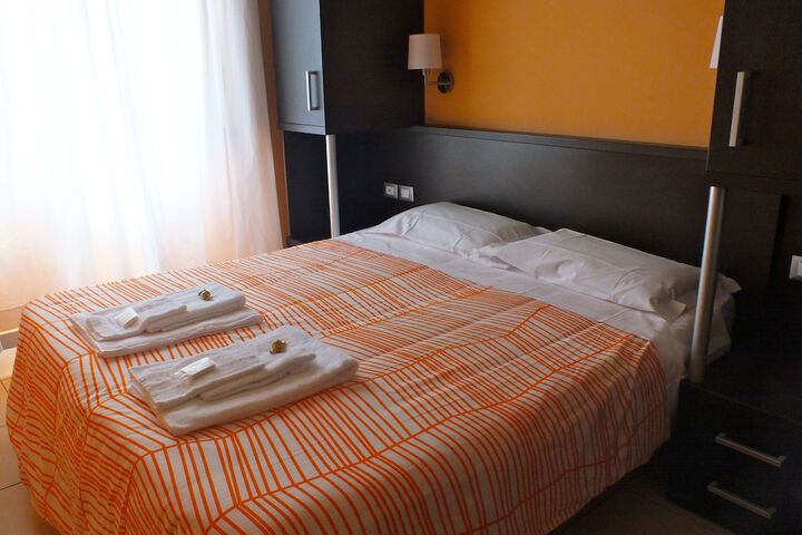 Room 4 of 53