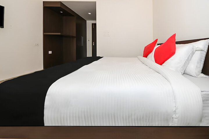 Room 10 of 18