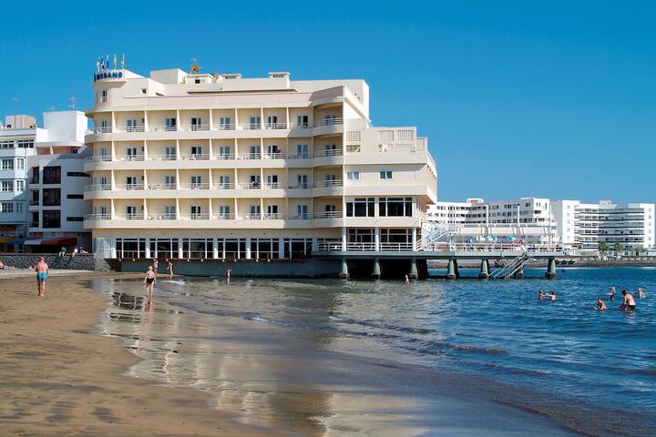 Exterior of Hotel Médano