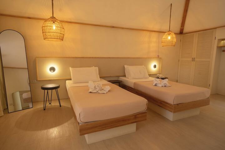 Room 6 of 53