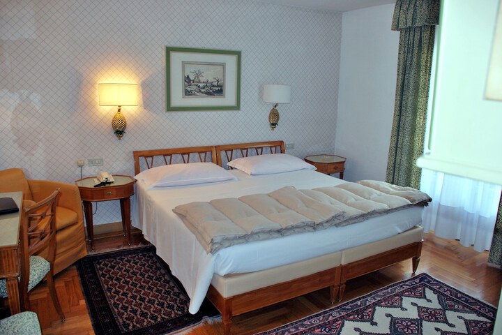 Room 9 of 45