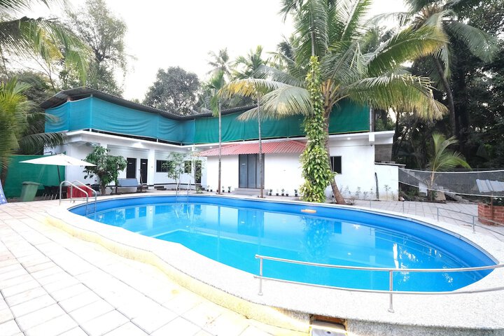Pool 44 of 68