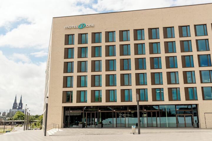 Hotel 26 of 28