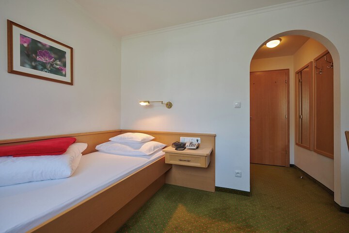Room 14 of 53