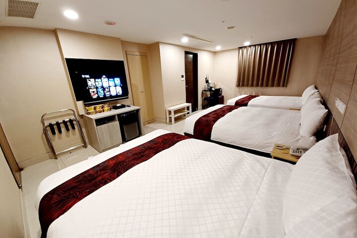 Room 8 of 61
