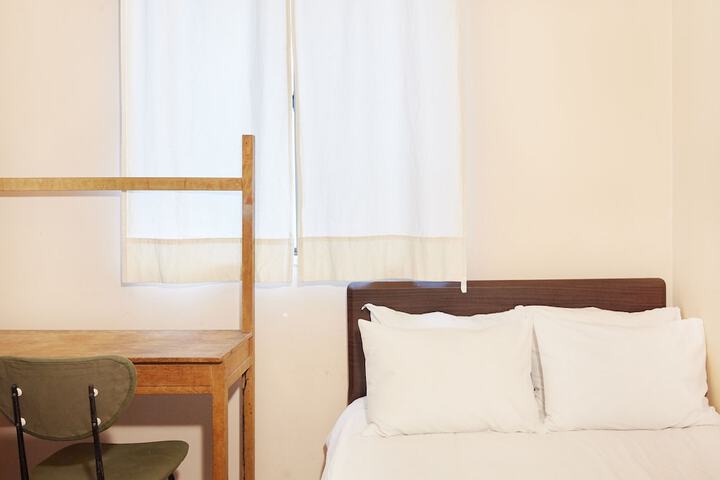 Room 16 of 22