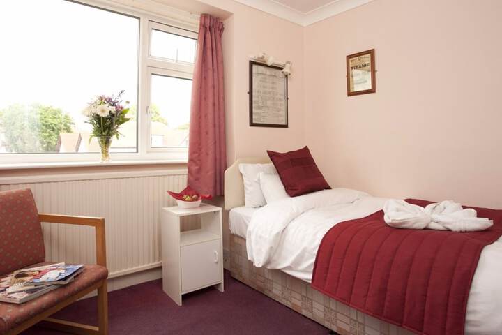 Room 3 of 44