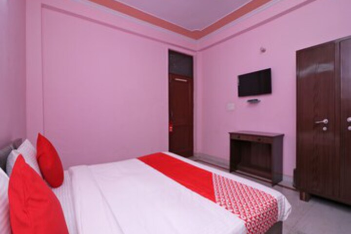 Room 18 of 24