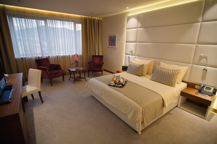 Room 10 of 146