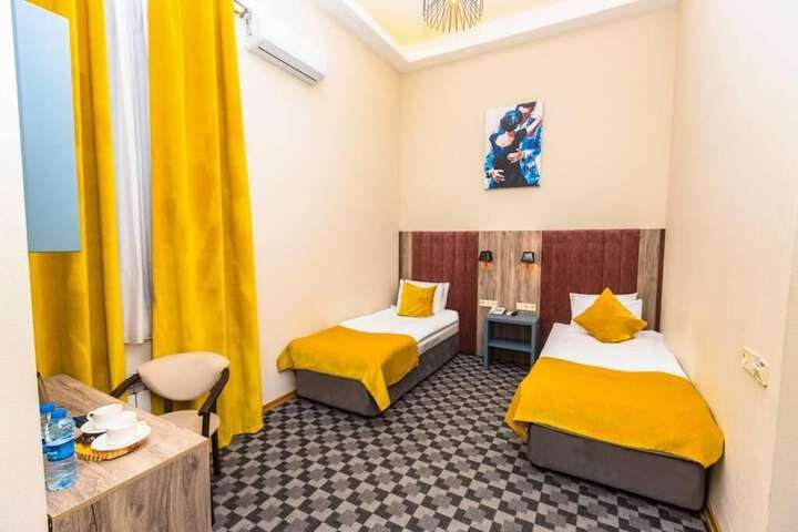 Room 4 of 21