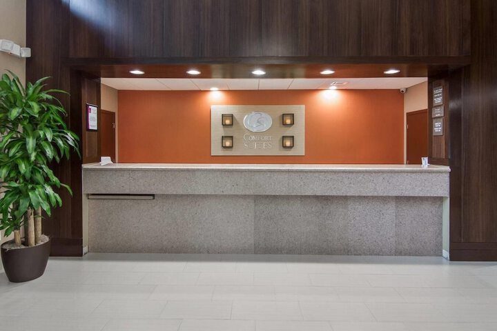 Entrance & Lobby