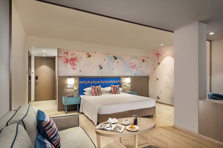 Room 9 of 36