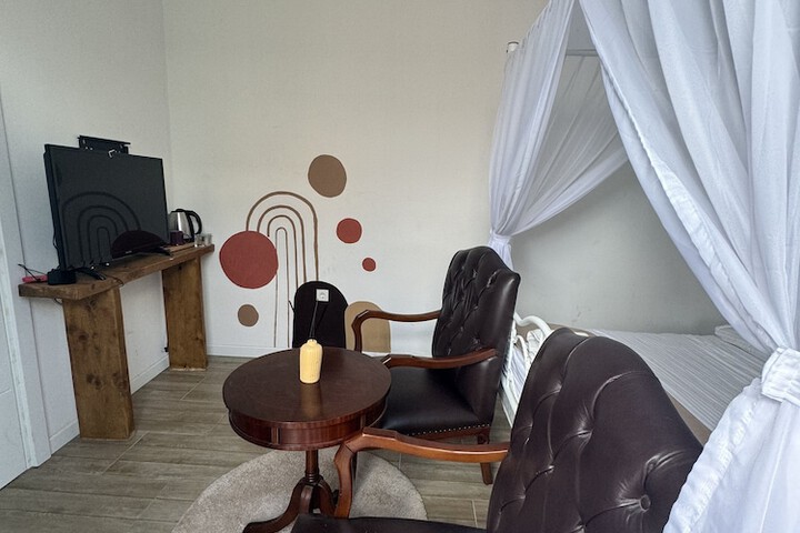 Room 102 of 184
