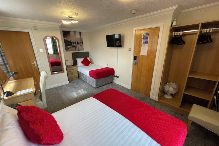 Room 25 of 84