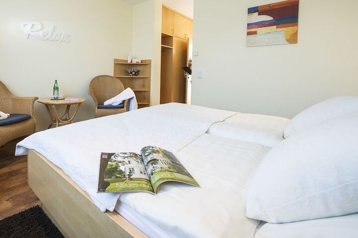 Room 2 of 38