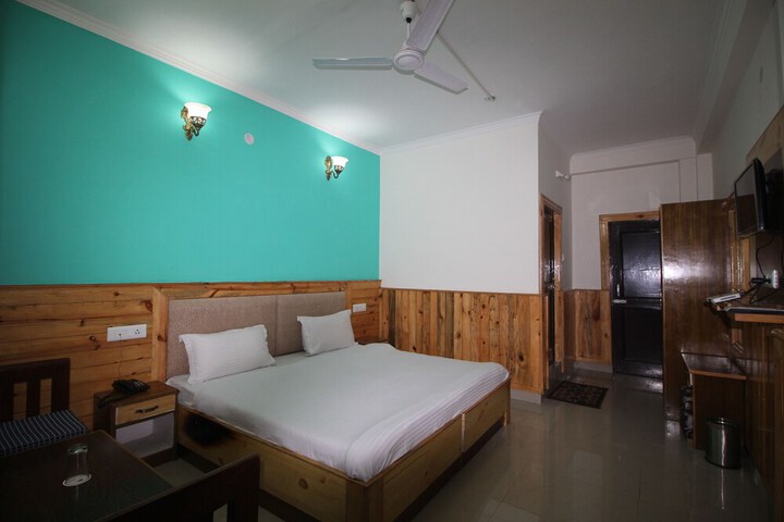 Room 4 of 35
