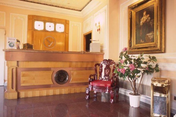 Entrance & Lobby