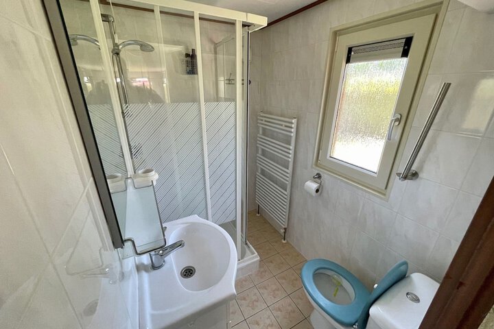 Room 7 of 25