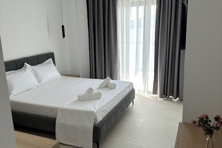 Room 33 of 152