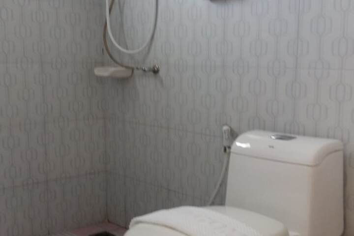 Room 10 of 14