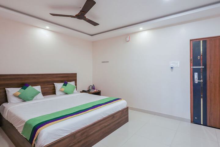 Room 15 of 25
