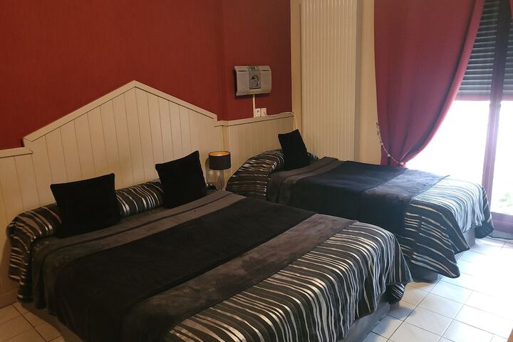 Room 47 of 143