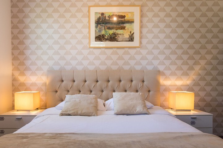 Room 3 of 70